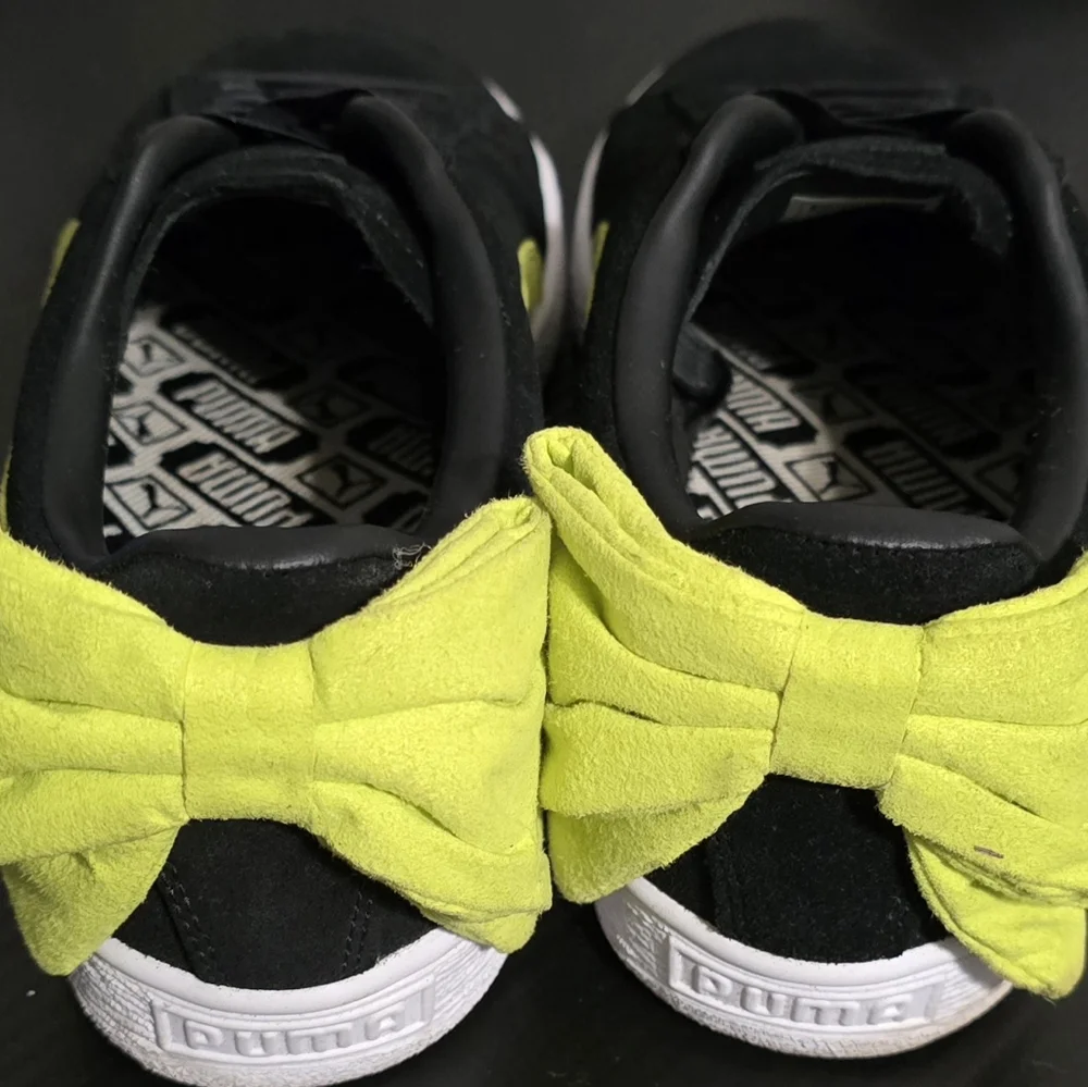 Black and green with bow womens puma shoes size 9.5 - Picture 3 of 7